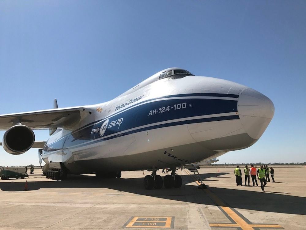 Anoche llegó un gigantesco avión ruso con otro minisubmarino para la busqueda Anoche llegó un gigantesco avión ruso con otro minisubmarino para la busqueda