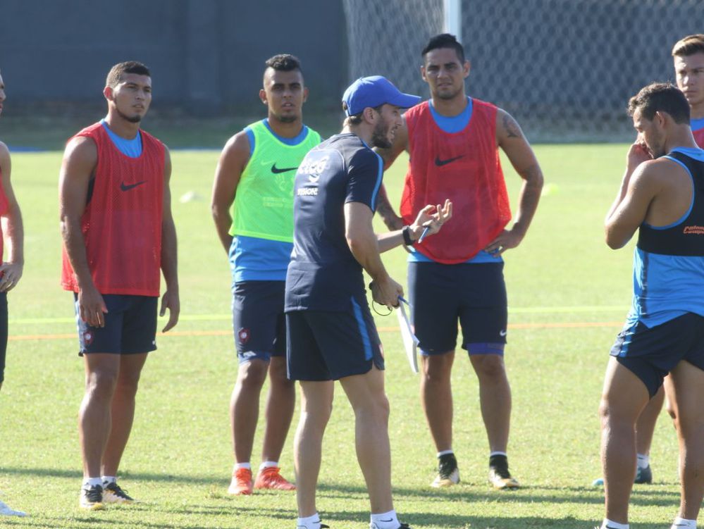 Leonel Álvarez renunció como técnico de Cerro Porteño Leonel Álvarez renunció como técnico de Cerro Porteño